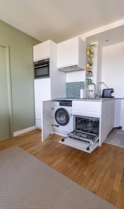 Renovated 2-Bed Apartment 2 Min From Lyon 울랑 외부 사진