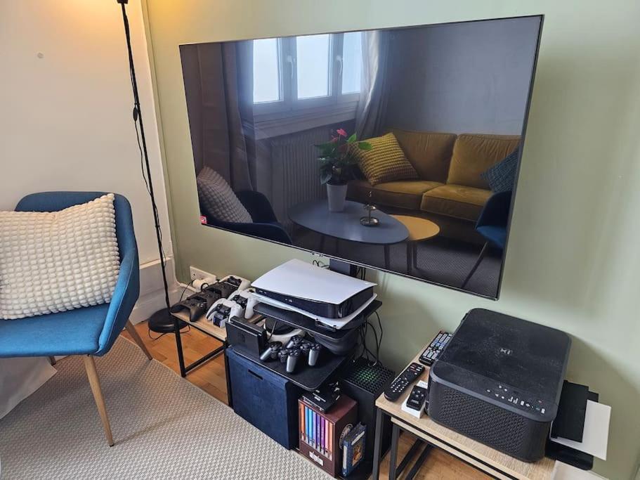Renovated 2-Bed Apartment 2 Min From Lyon 울랑 외부 사진